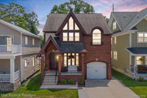 706 Chambers Street Royal Oak City MI 48067