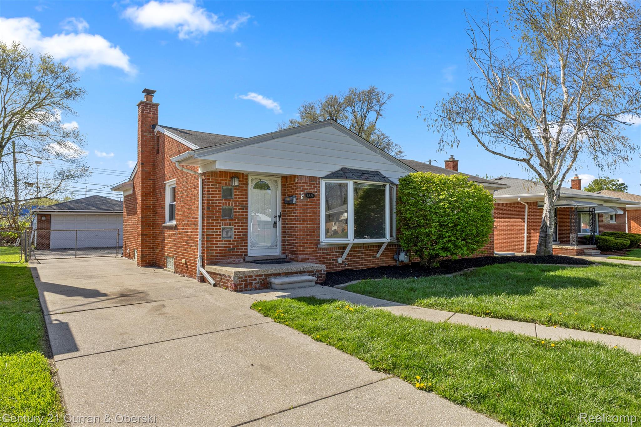 8821 Royal Grand