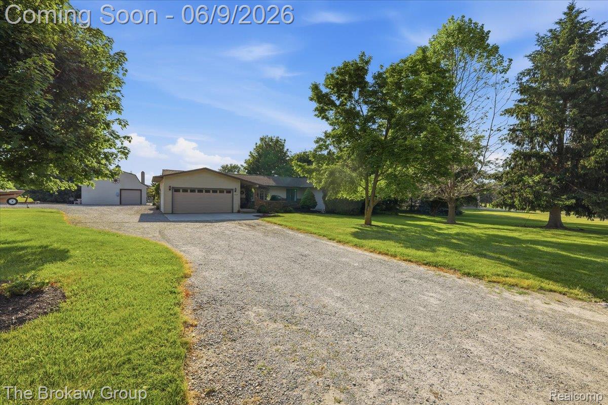 5461 N Henderson Road