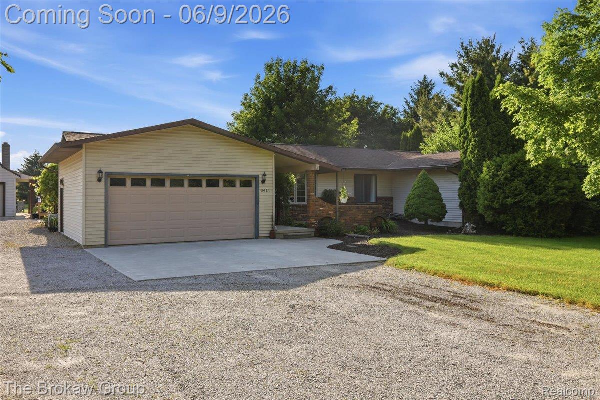 5461 N Henderson Road