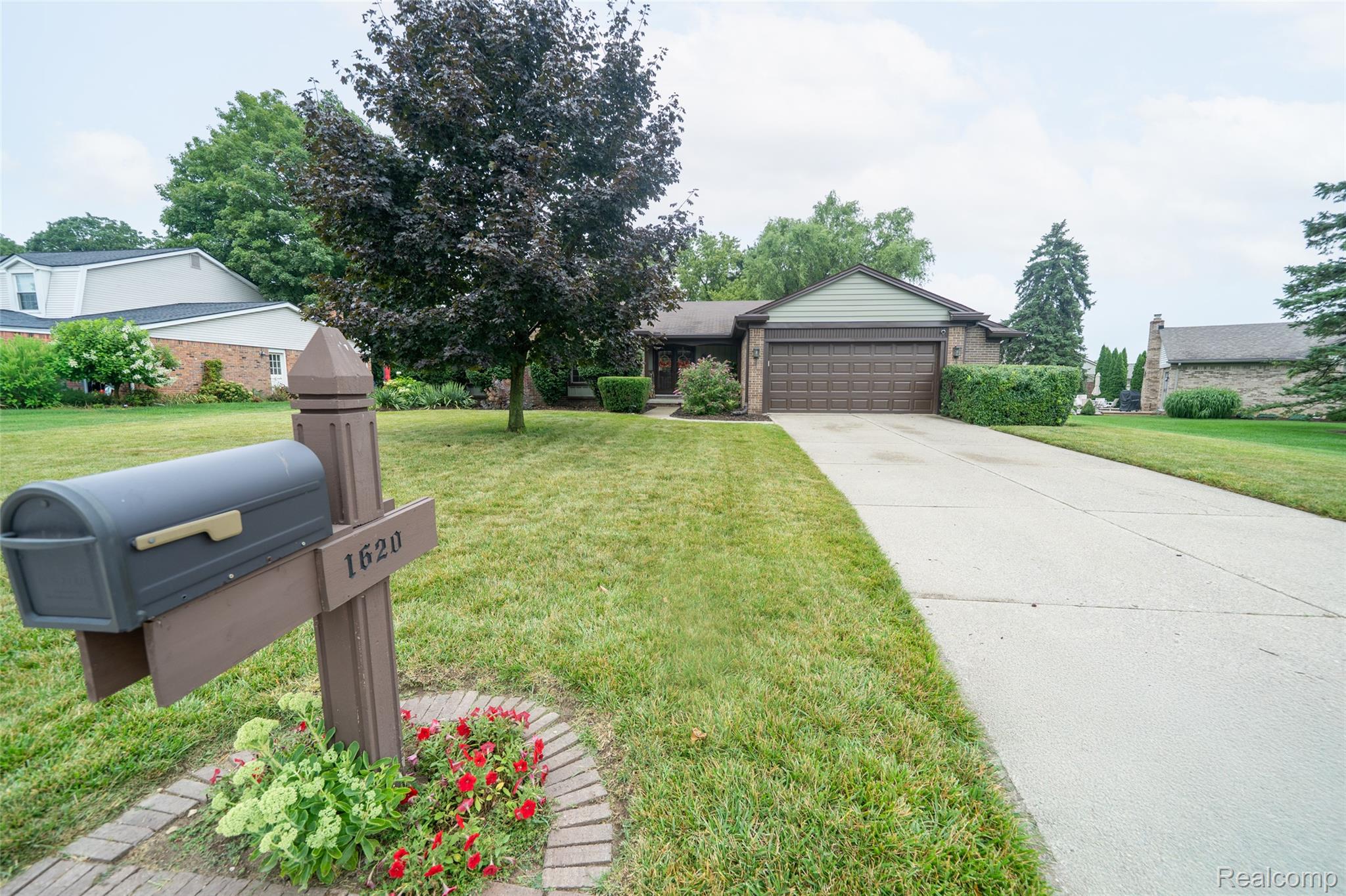 1620 Black Maple Drive