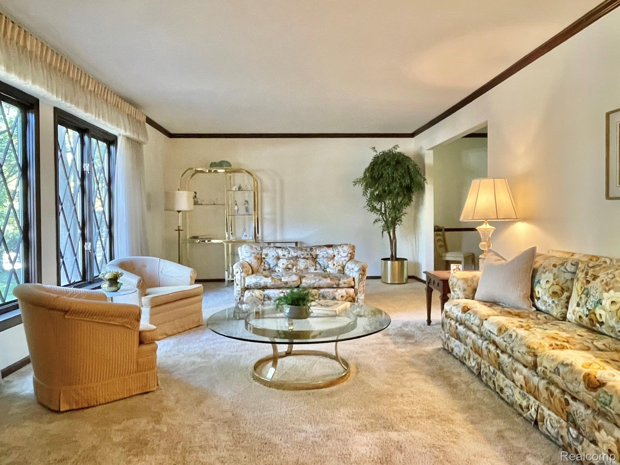 Oakland Charter Township, Michigan 48306, United States, 5 Bedrooms Bedrooms, ,3 BathroomsBathrooms,Residential,Active,226169