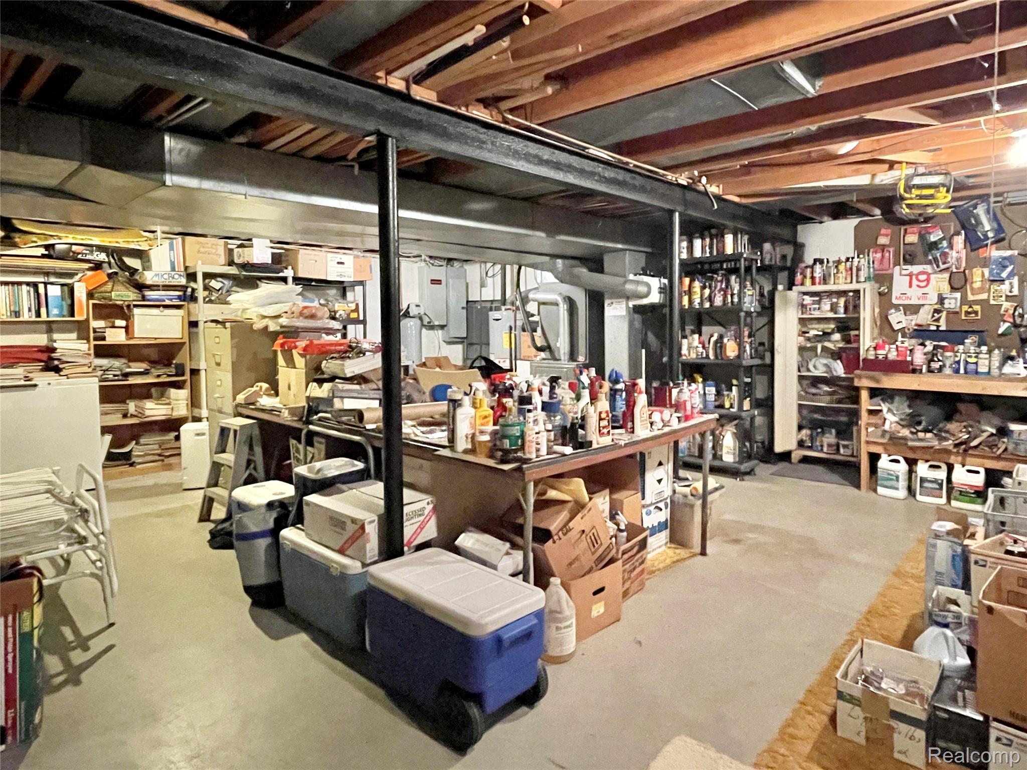 Oakland Charter Township, Michigan 48306, United States, 5 Bedrooms Bedrooms, ,3 BathroomsBathrooms,Residential,Active,226169