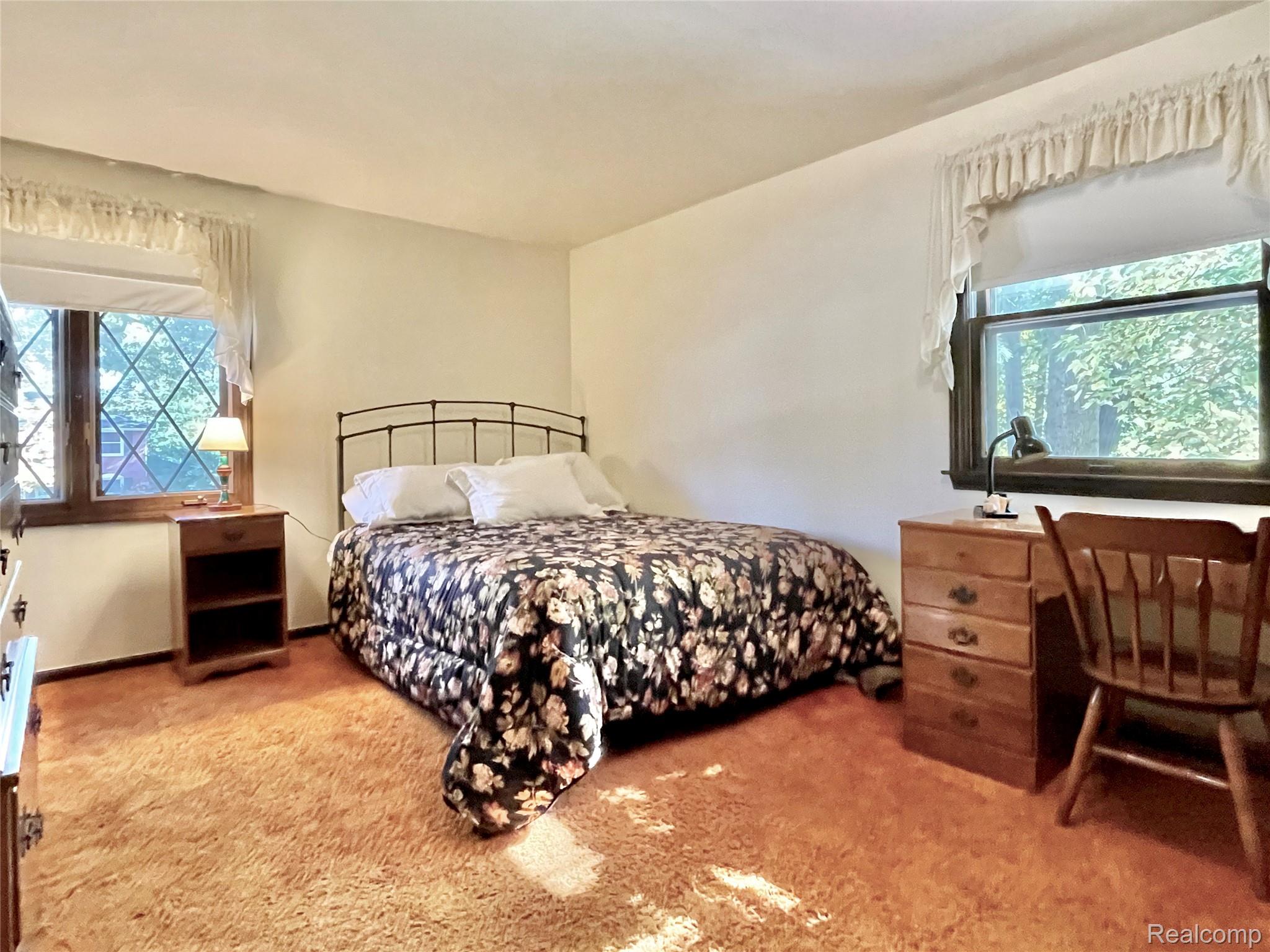 Oakland Charter Township, Michigan 48306, United States, 5 Bedrooms Bedrooms, ,3 BathroomsBathrooms,Residential,Active,226169