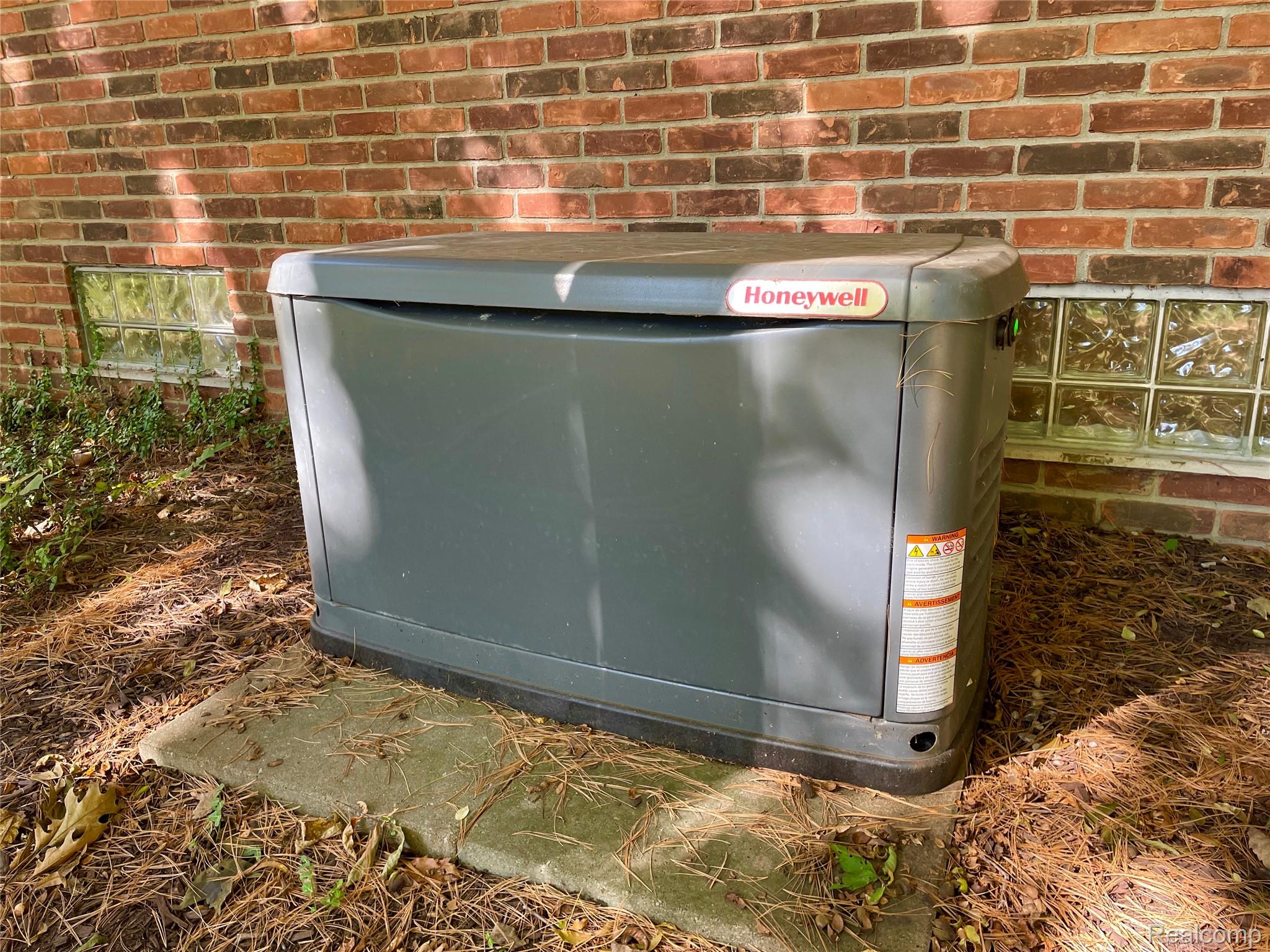 Oakland Charter Township, Michigan 48306, United States, 5 Bedrooms Bedrooms, ,3 BathroomsBathrooms,Residential,Active,226169