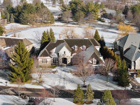 2951 Turtle Pond Court Bloomfield Charter Township MI 48302