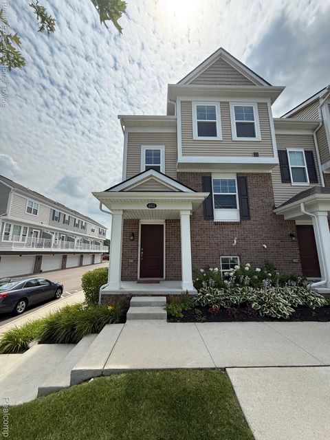 4931 Treeside Lane Troy City MI 48098