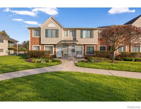 30755 Hidden Pines Lane 25 Roseville City MI 48066