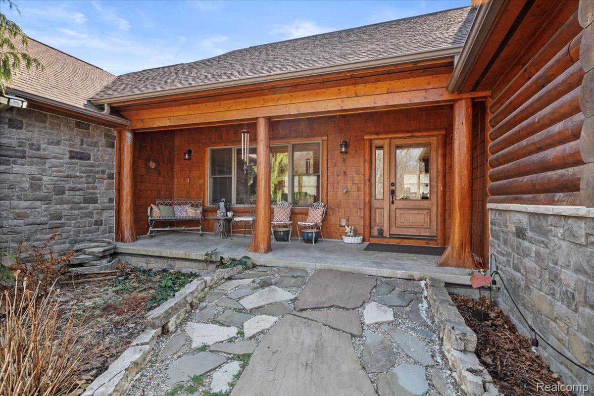 Groveland Township, Michigan 48462, United States, 5 Bedrooms Bedrooms, ,5 BathroomsBathrooms,Residential,Active,93544