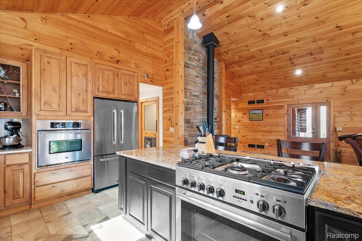 Groveland Township, Michigan 48462, United States, 5 Bedrooms Bedrooms, ,5 BathroomsBathrooms,Residential,Active,93544