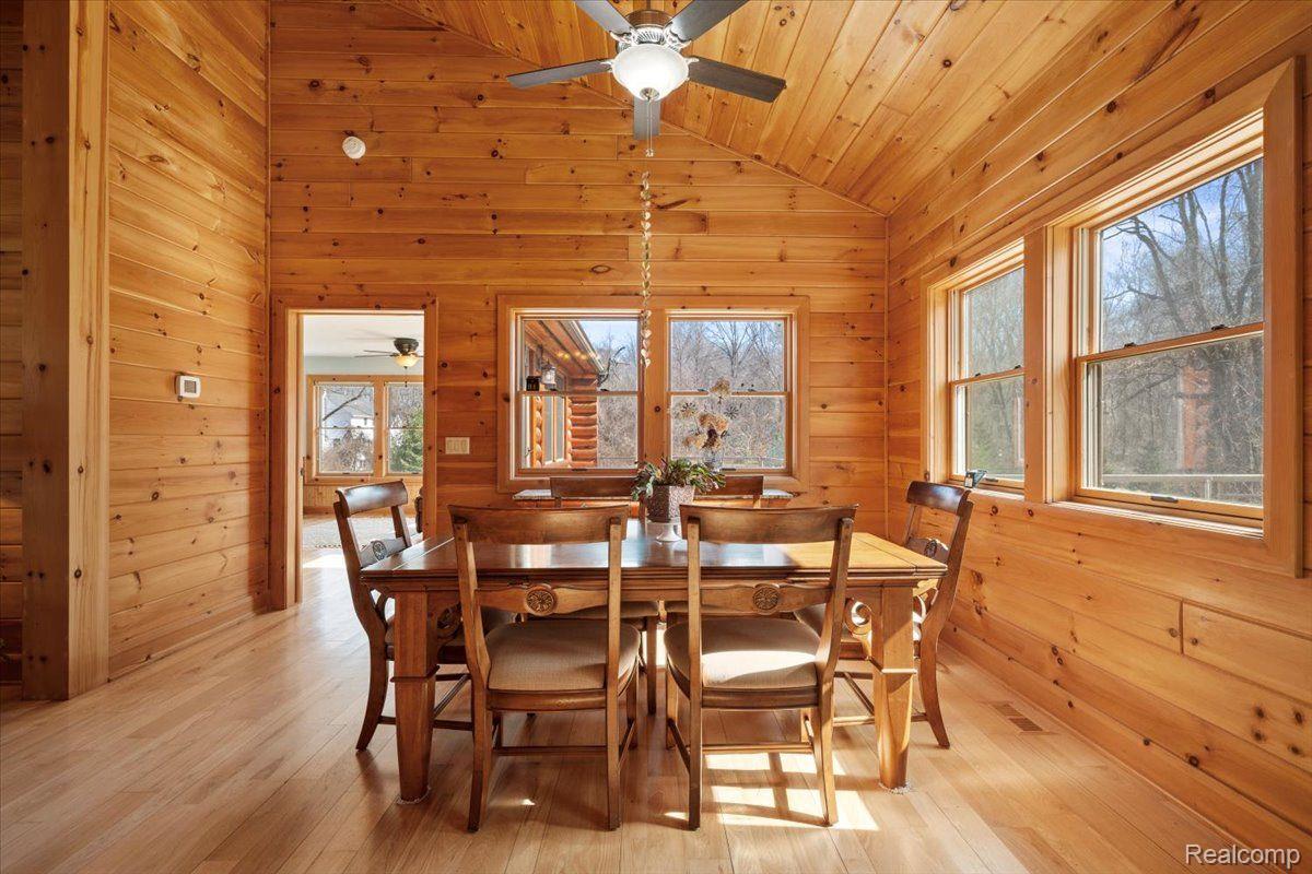 Groveland Township, Michigan 48462, United States, 5 Bedrooms Bedrooms, ,5 BathroomsBathrooms,Residential,Active,93544