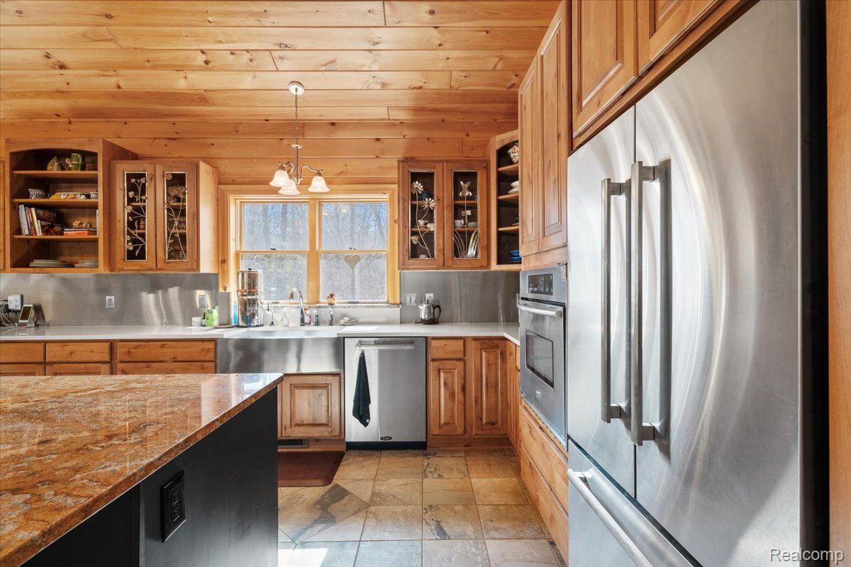 Groveland Township, Michigan 48462, United States, 5 Bedrooms Bedrooms, ,5 BathroomsBathrooms,Residential,Active,93544