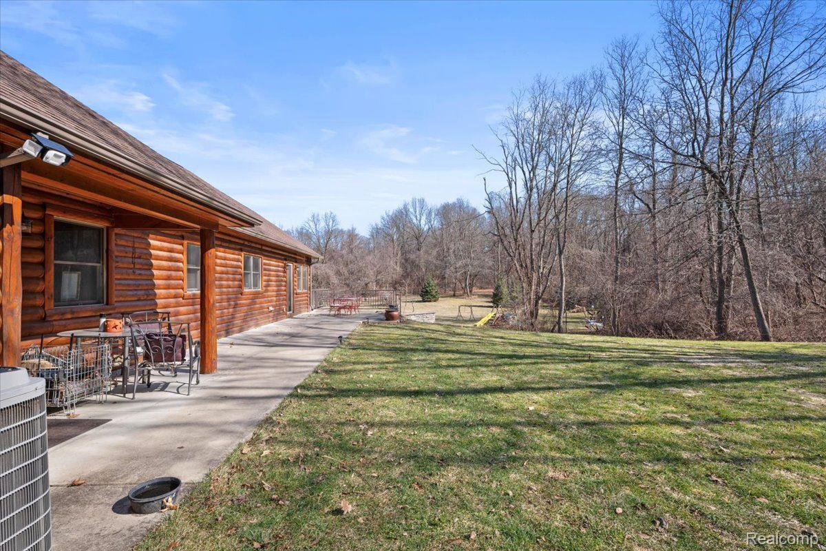 Groveland Township, Michigan 48462, United States, 5 Bedrooms Bedrooms, ,5 BathroomsBathrooms,Residential,Active,93544