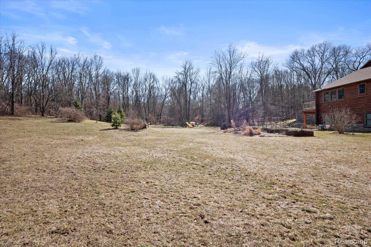 Groveland Township, Michigan 48462, United States, 5 Bedrooms Bedrooms, ,5 BathroomsBathrooms,Residential,Active,93544