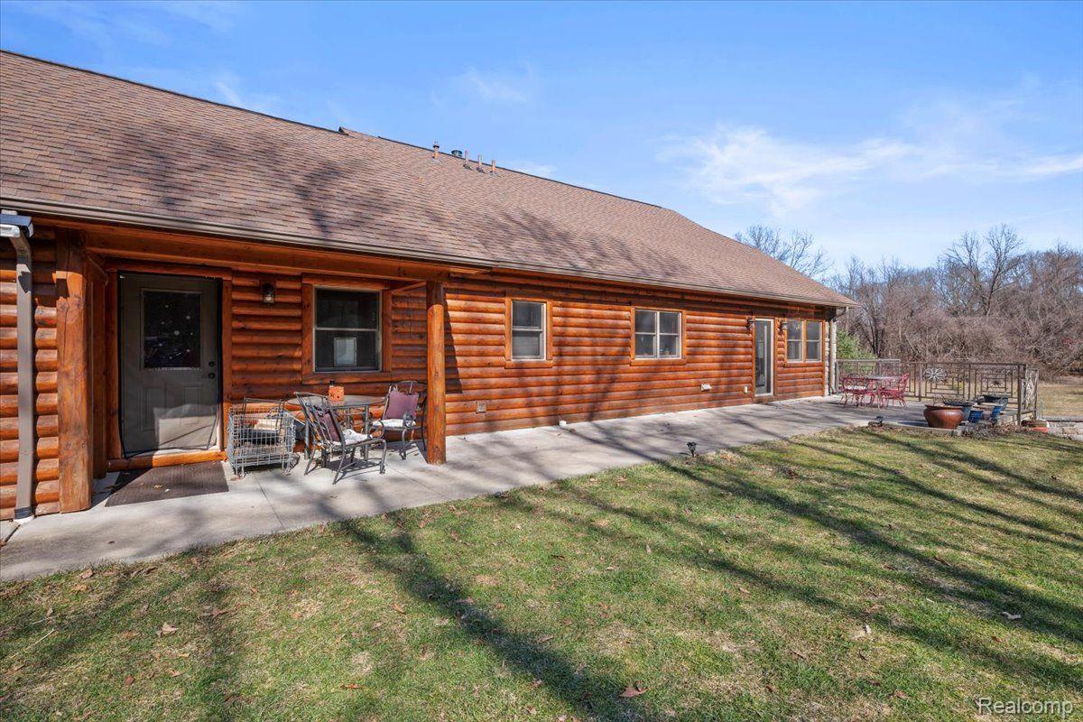 Groveland Township, Michigan 48462, United States, 5 Bedrooms Bedrooms, ,5 BathroomsBathrooms,Residential,Active,93544