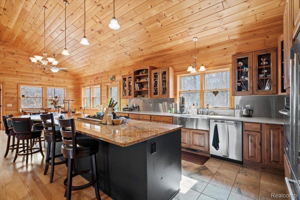 Groveland Township, Michigan 48462, United States, 5 Bedrooms Bedrooms, ,5 BathroomsBathrooms,Residential,Active,93544