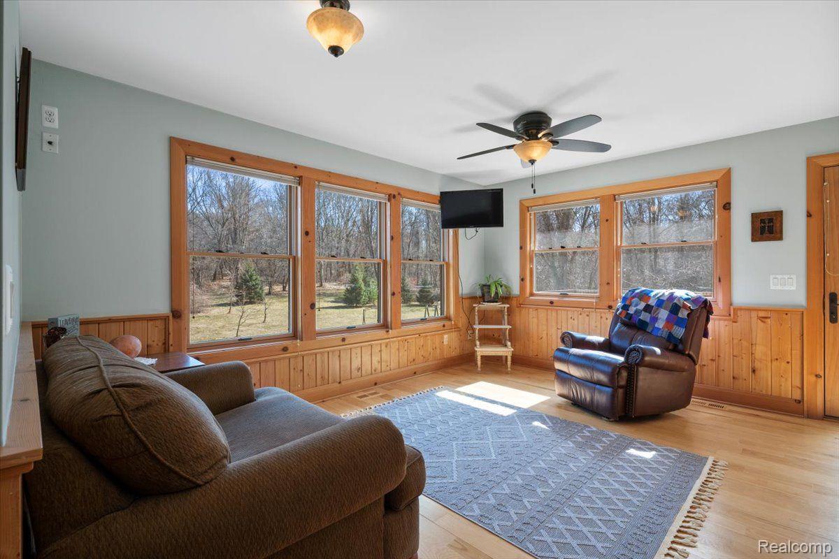 Groveland Township, Michigan 48462, United States, 5 Bedrooms Bedrooms, ,5 BathroomsBathrooms,Residential,Active,93544