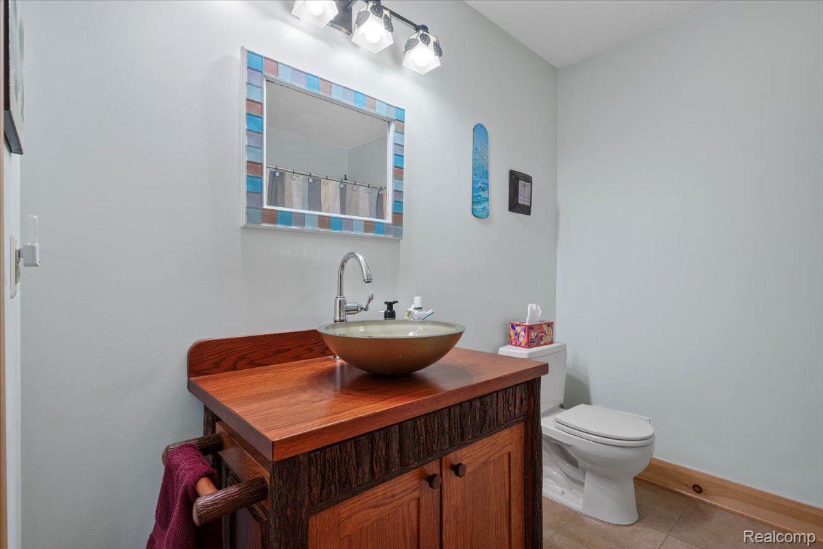 Groveland Township, Michigan 48462, United States, 5 Bedrooms Bedrooms, ,5 BathroomsBathrooms,Residential,Active,93544