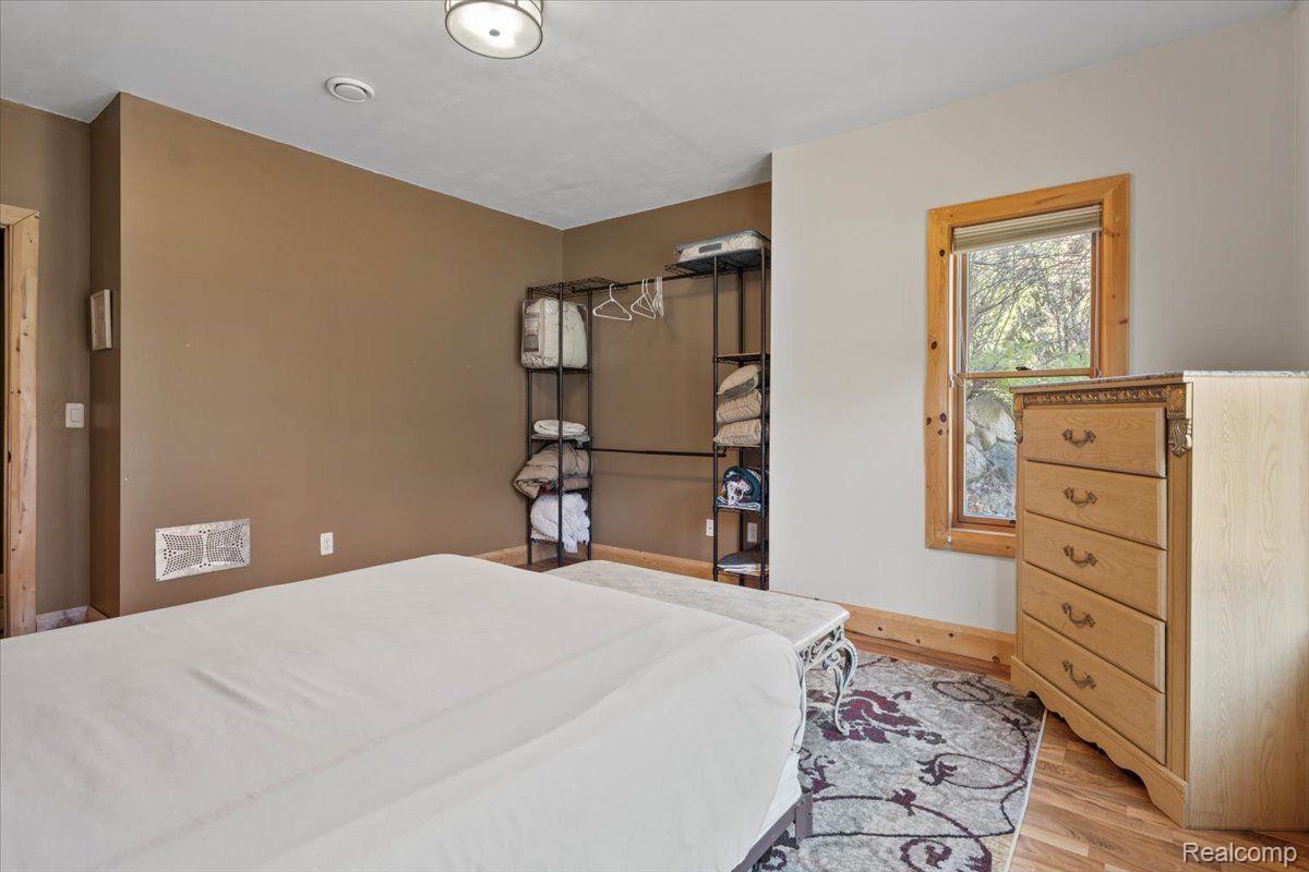 Groveland Township, Michigan 48462, United States, 5 Bedrooms Bedrooms, ,5 BathroomsBathrooms,Residential,Active,93544