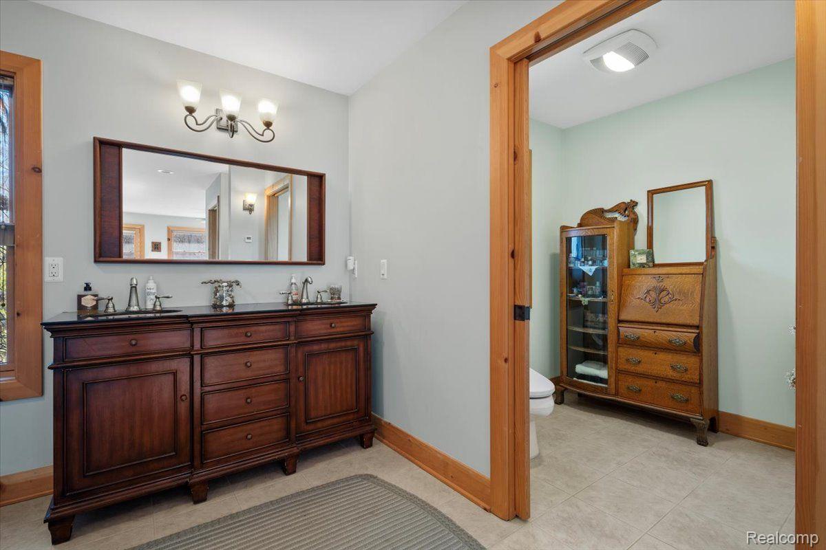 Groveland Township, Michigan 48462, United States, 5 Bedrooms Bedrooms, ,5 BathroomsBathrooms,Residential,Active,93544