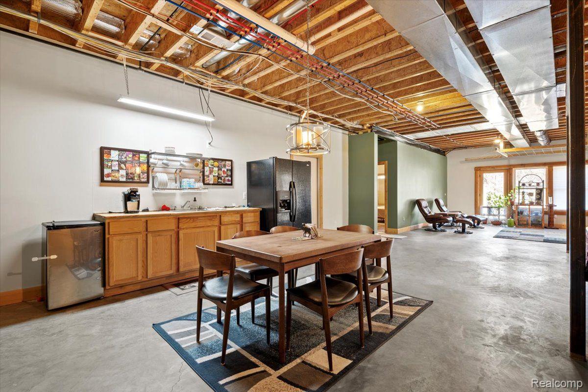 Groveland Township, Michigan 48462, United States, 5 Bedrooms Bedrooms, ,5 BathroomsBathrooms,Residential,Active,93544