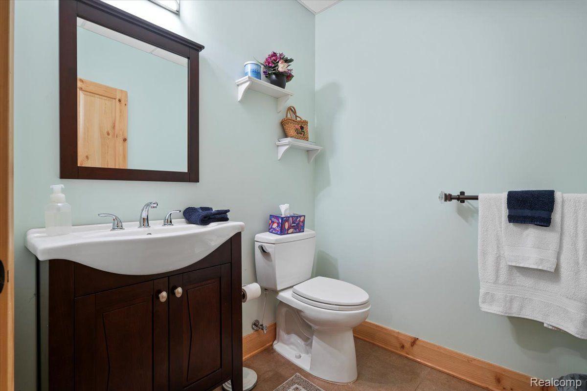 Groveland Township, Michigan 48462, United States, 5 Bedrooms Bedrooms, ,5 BathroomsBathrooms,Residential,Active,93544