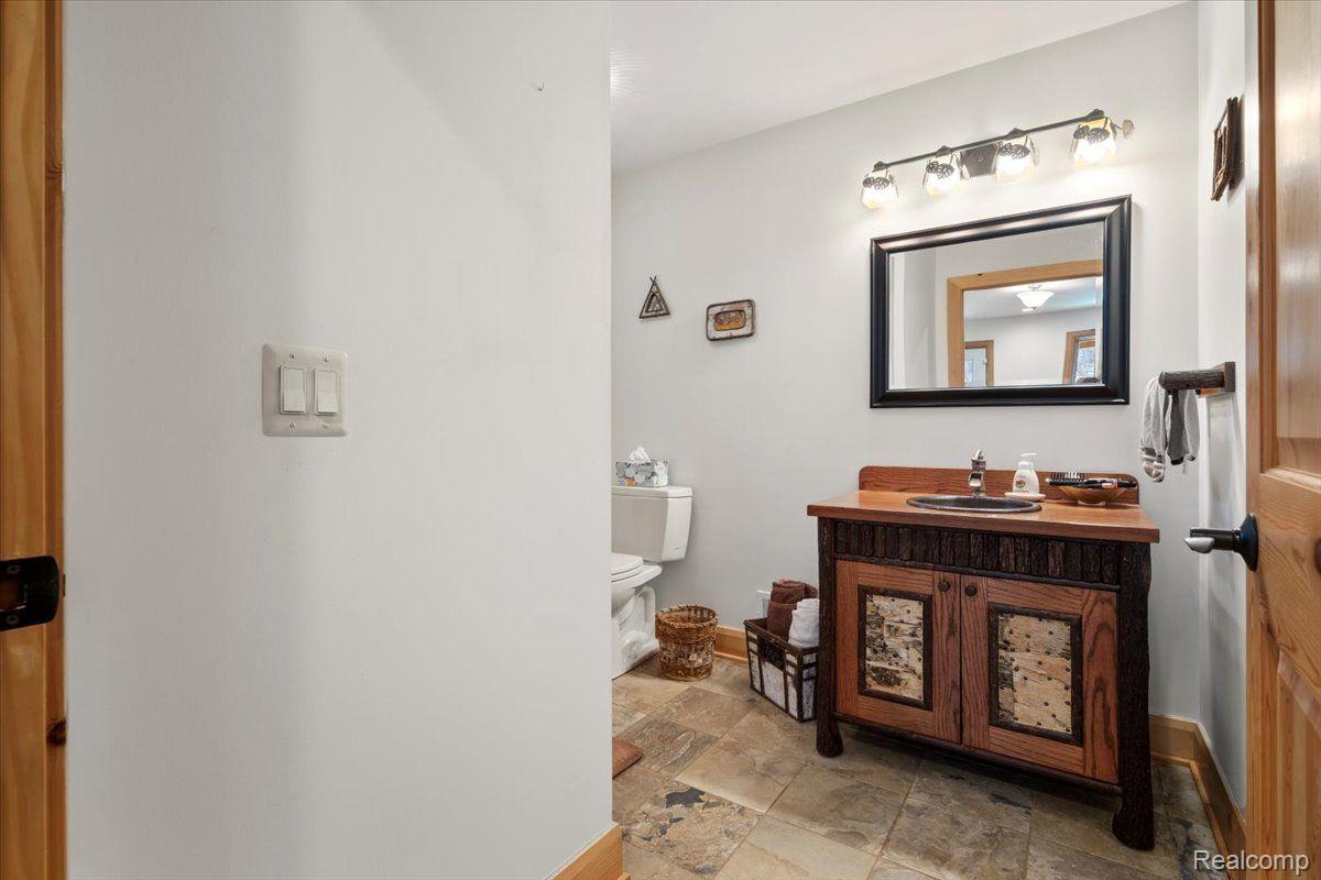 Groveland Township, Michigan 48462, United States, 5 Bedrooms Bedrooms, ,5 BathroomsBathrooms,Residential,Active,93544