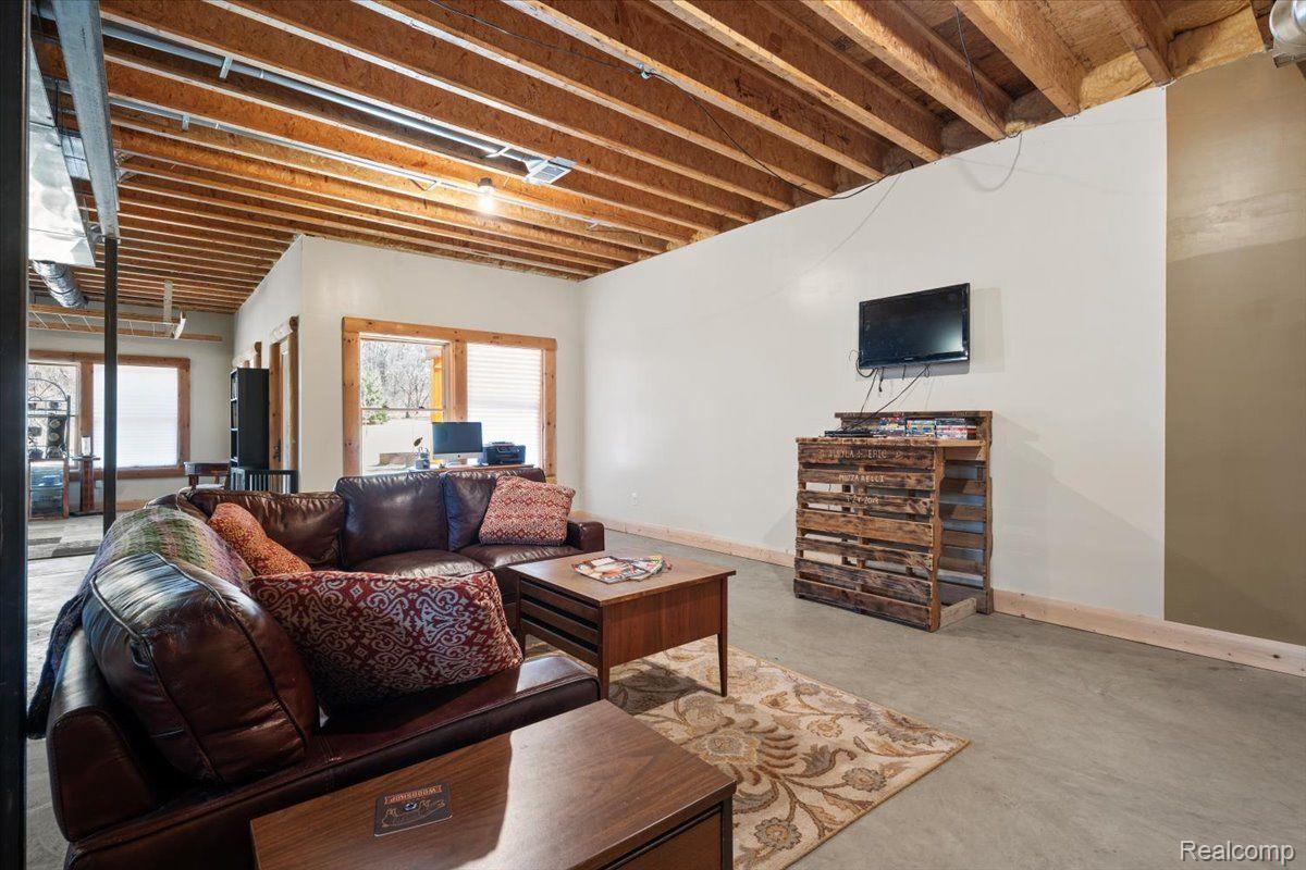 Groveland Township, Michigan 48462, United States, 5 Bedrooms Bedrooms, ,5 BathroomsBathrooms,Residential,Active,93544