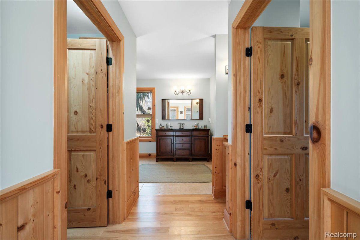 Groveland Township, Michigan 48462, United States, 5 Bedrooms Bedrooms, ,5 BathroomsBathrooms,Residential,Active,93544