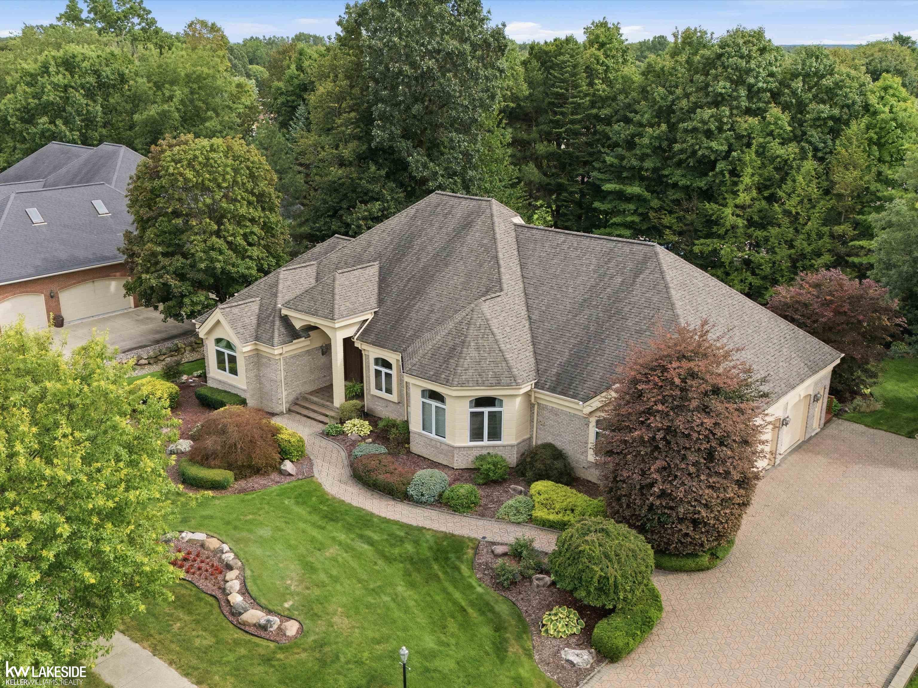 8804 Tournament Drive