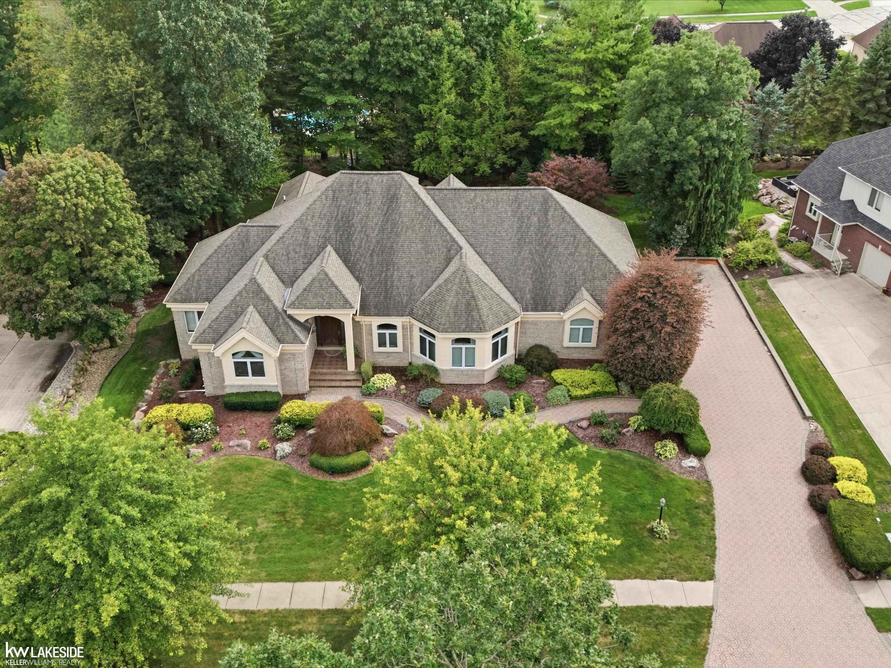 8804 Tournament Drive
