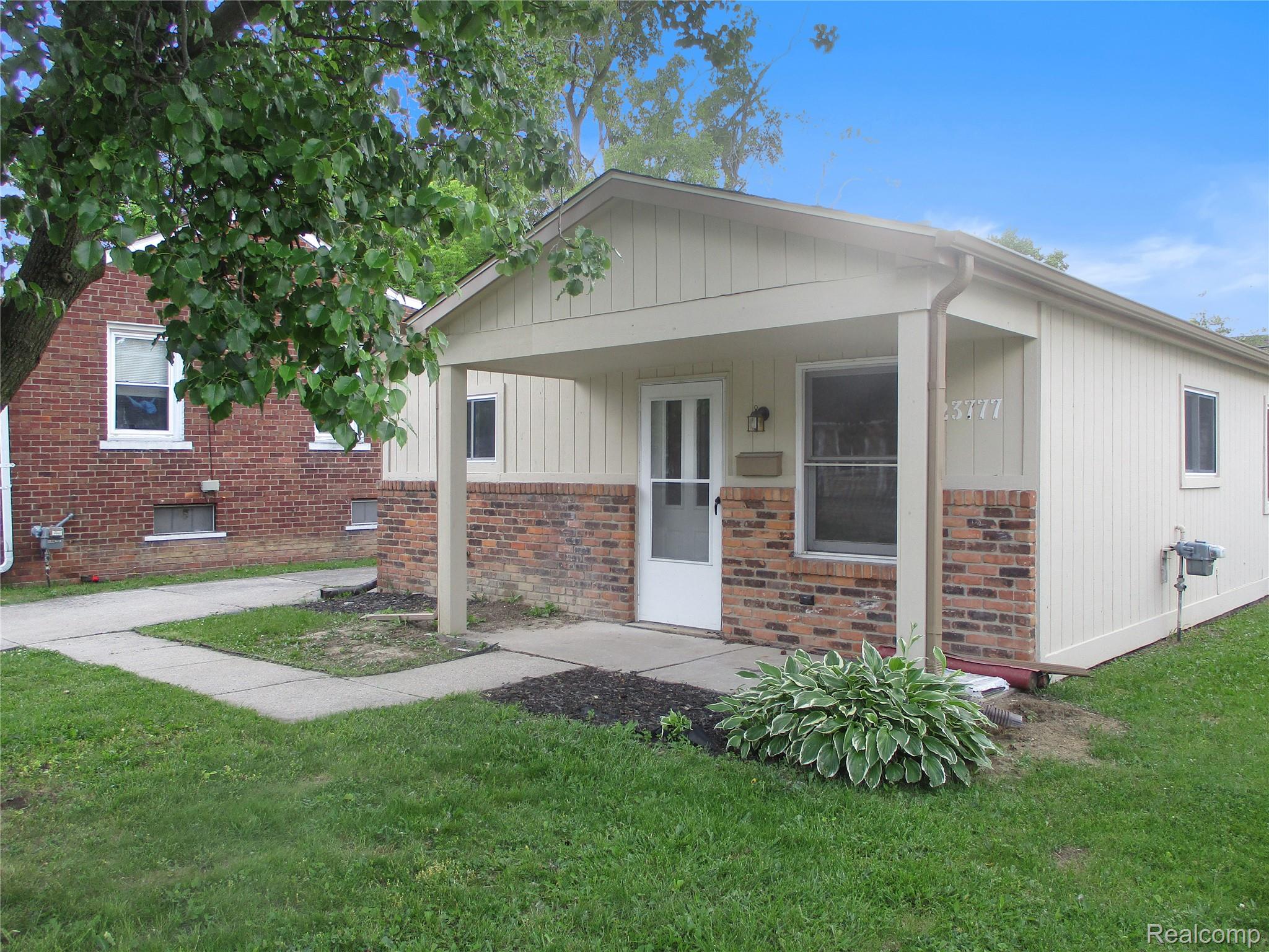 23777 Piper Avenue