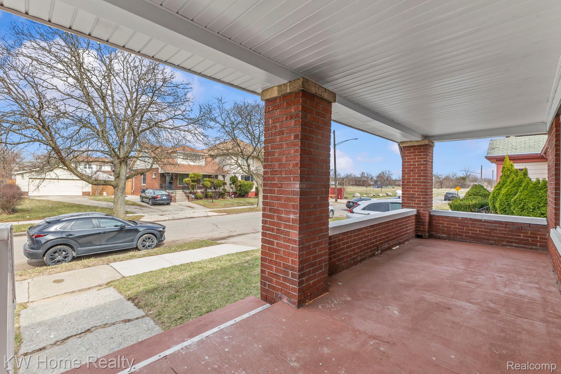 2341 Fullerton Street