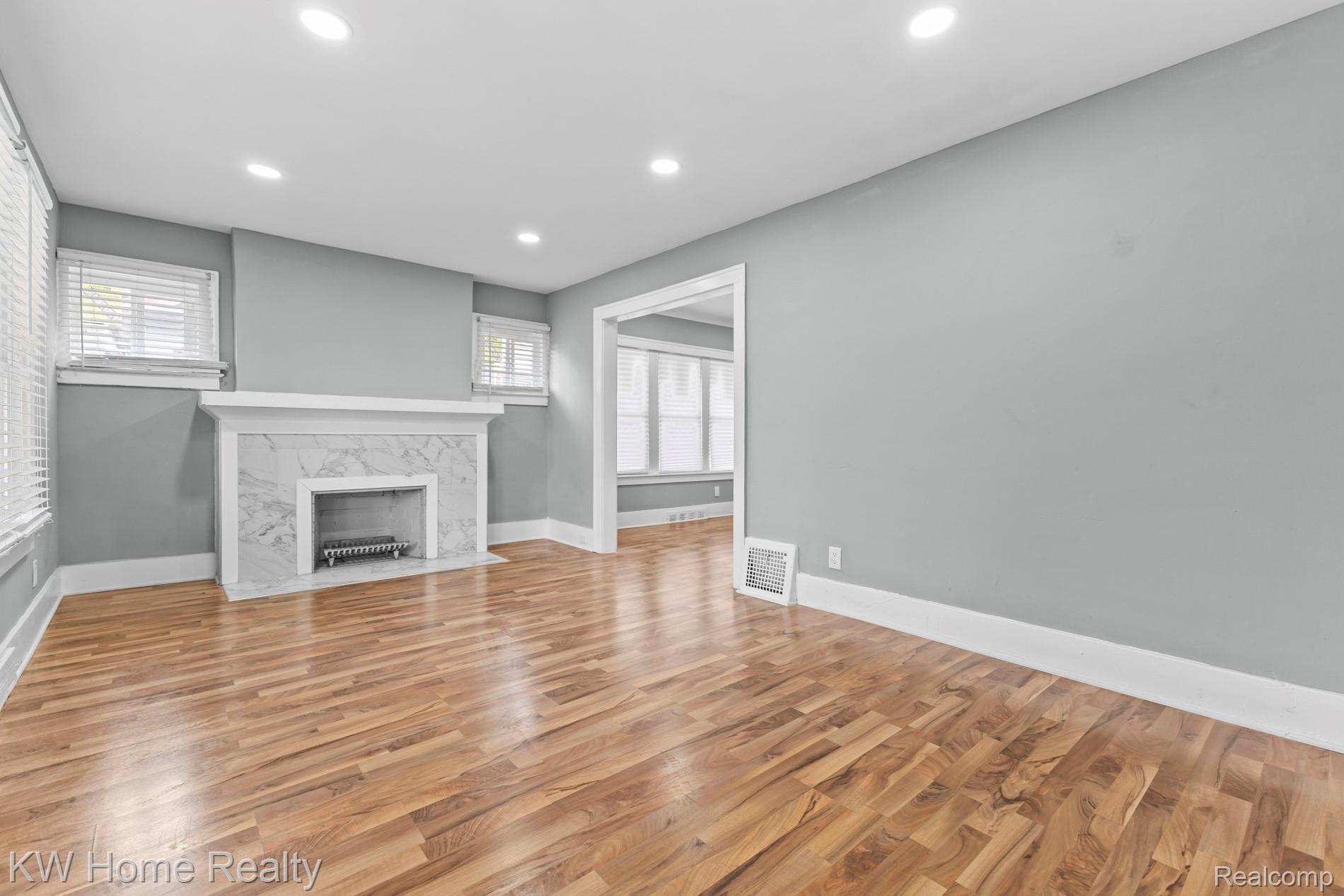 2341 Fullerton Street