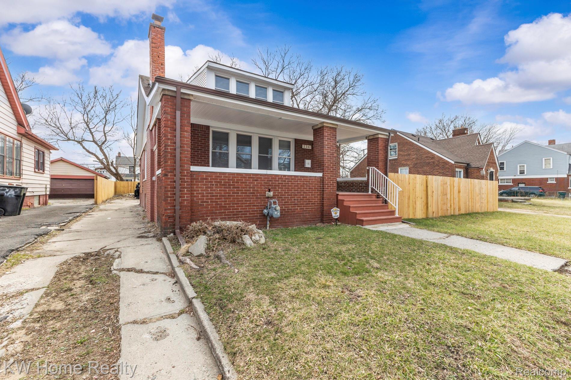 2341 Fullerton Street