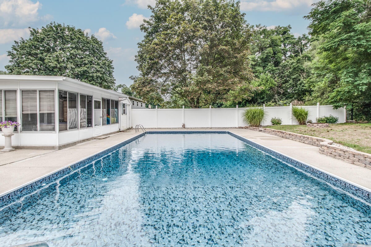 231 Beachfield Drive