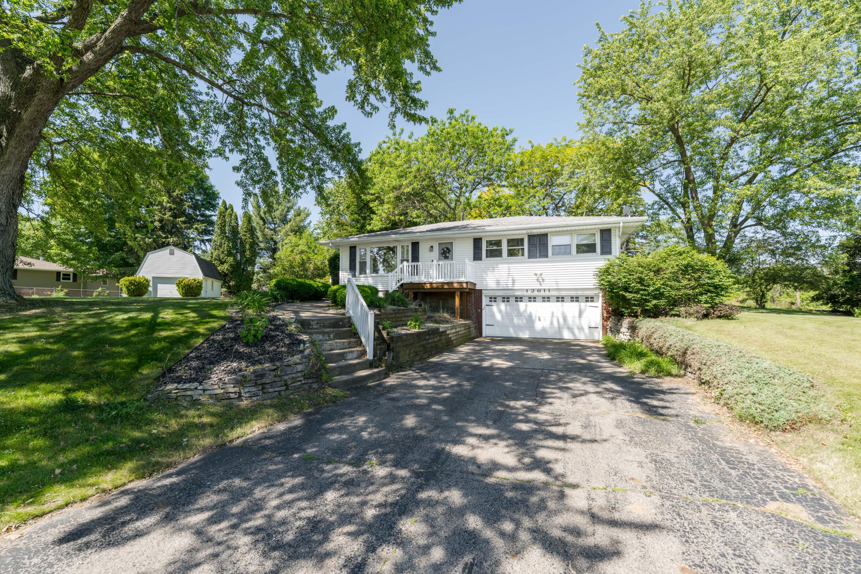 12611 15 1/2 Mile Road