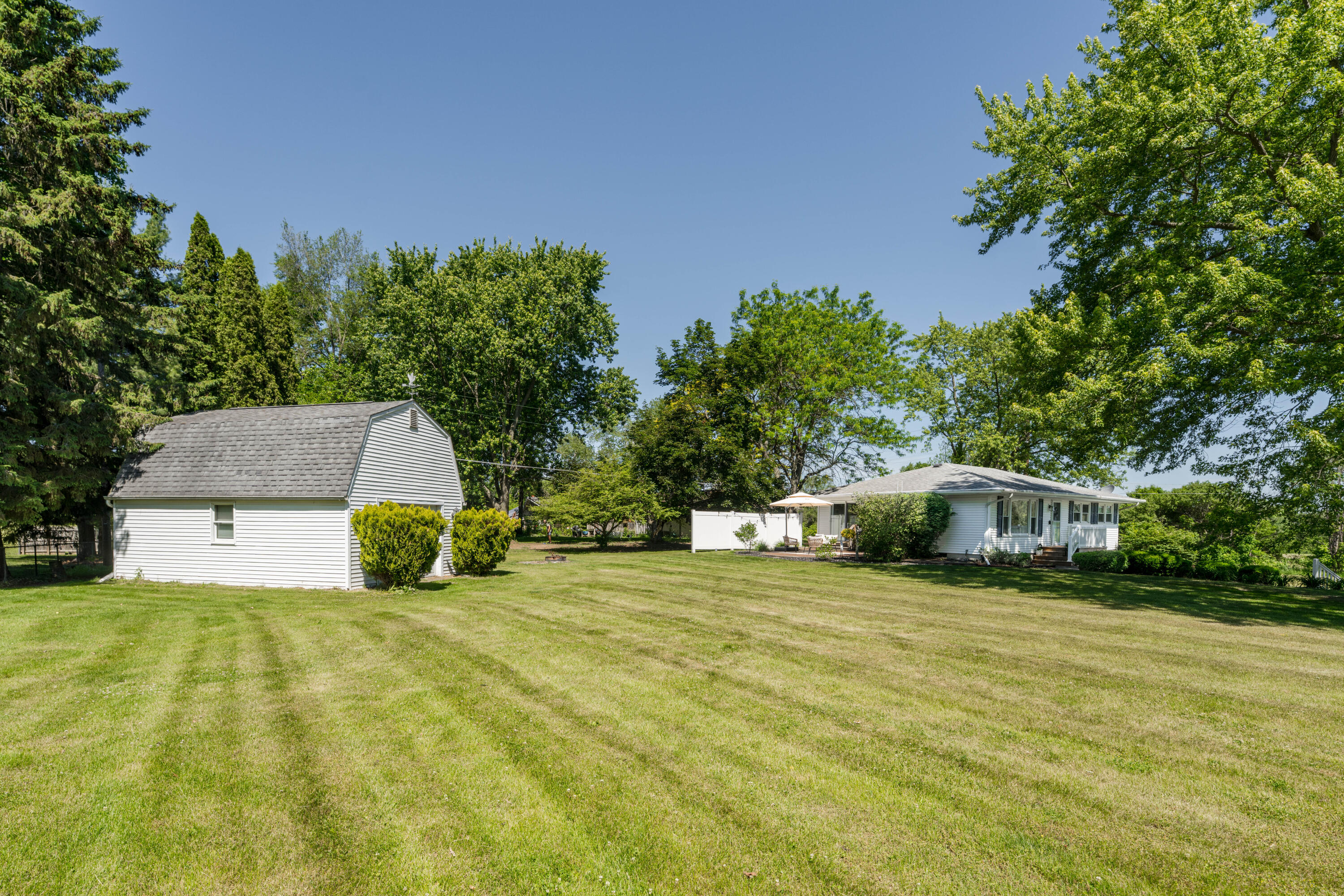 12611 15 1/2 Mile Road
