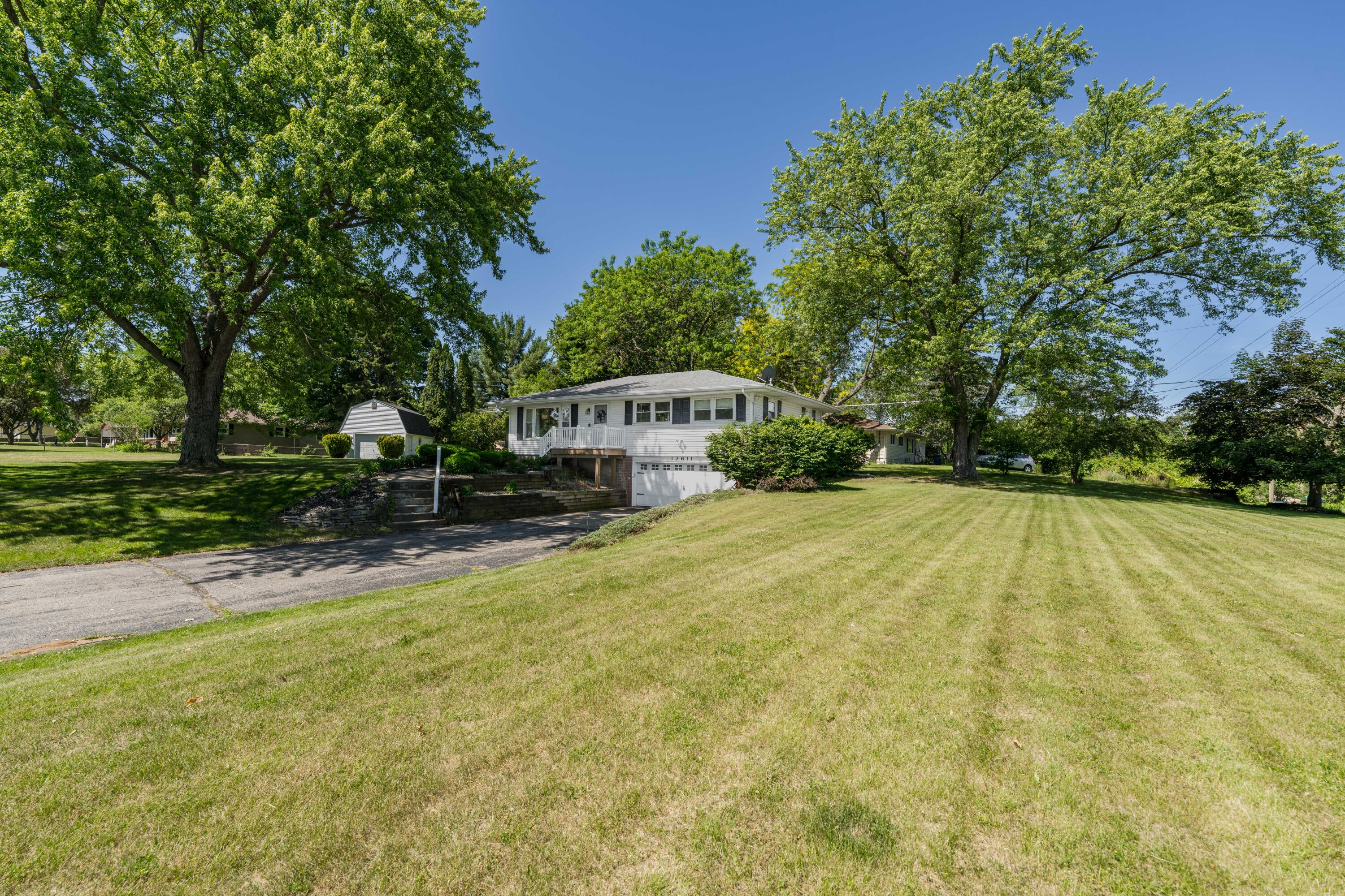 12611 15 1/2 Mile Road