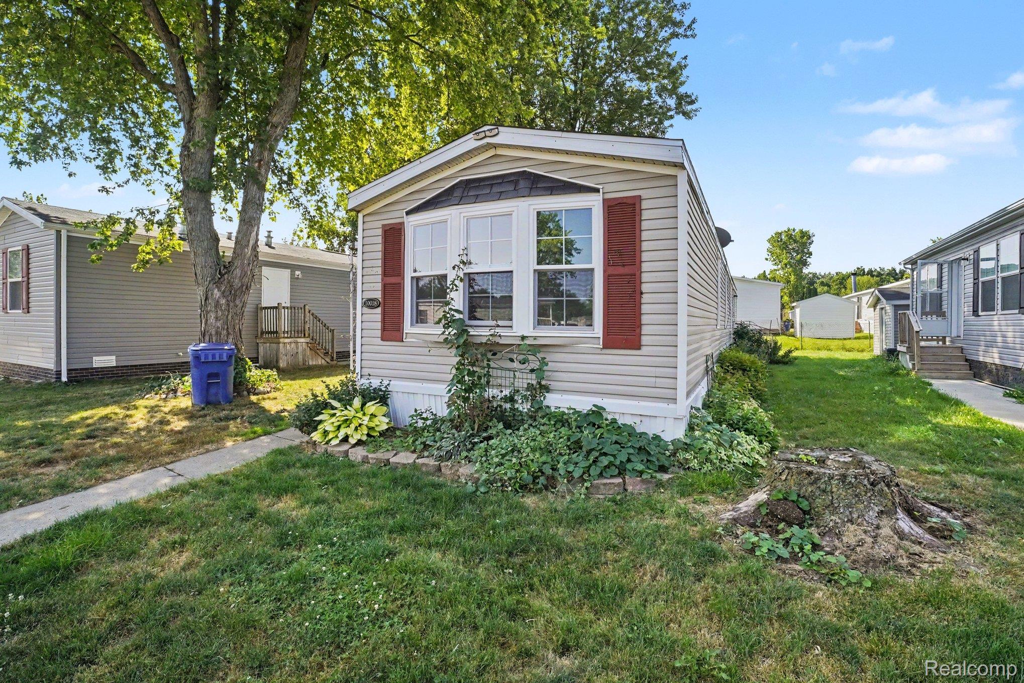 10018 Hutchinson Dr