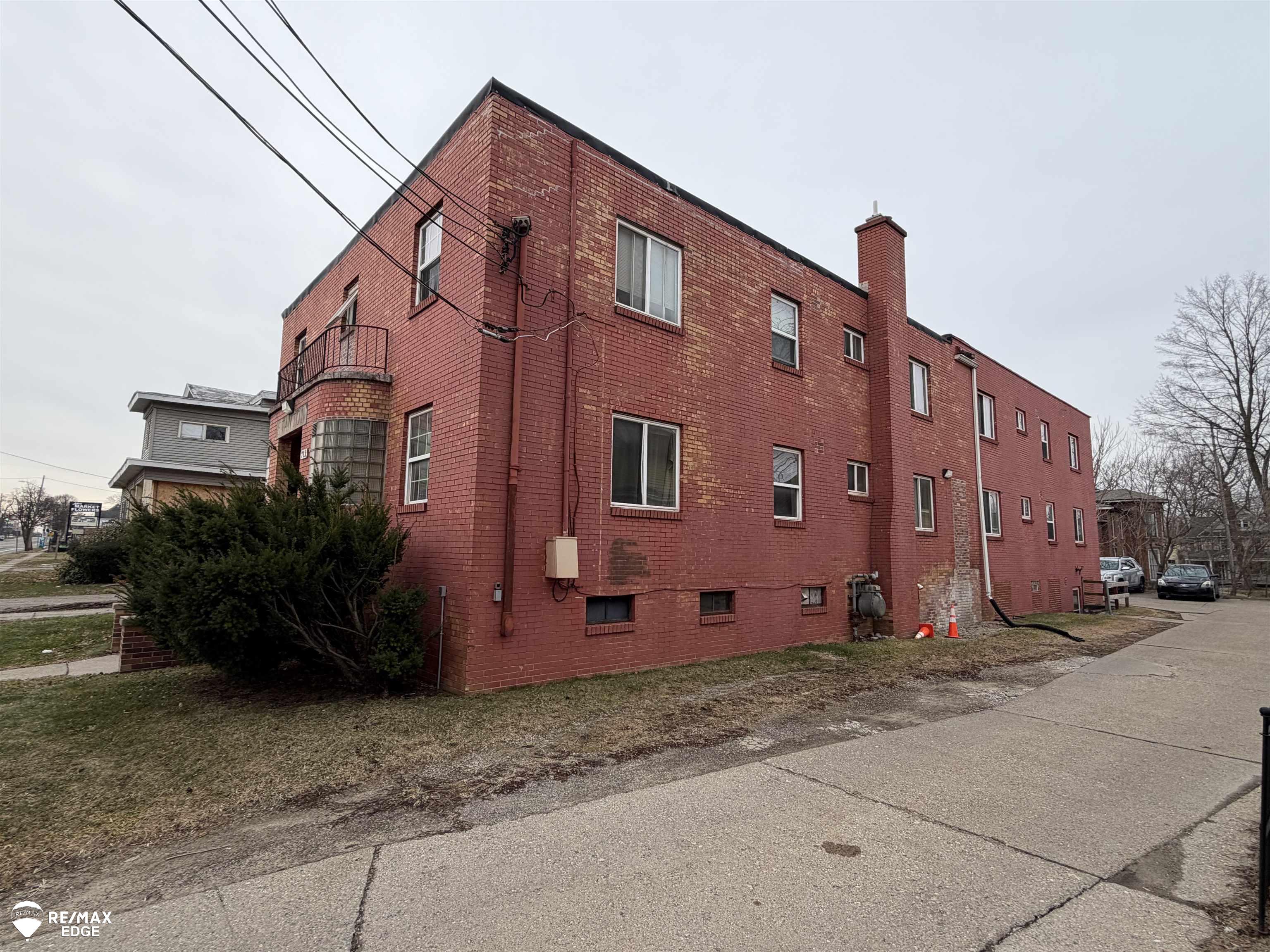 712 S Grand Traverse Street