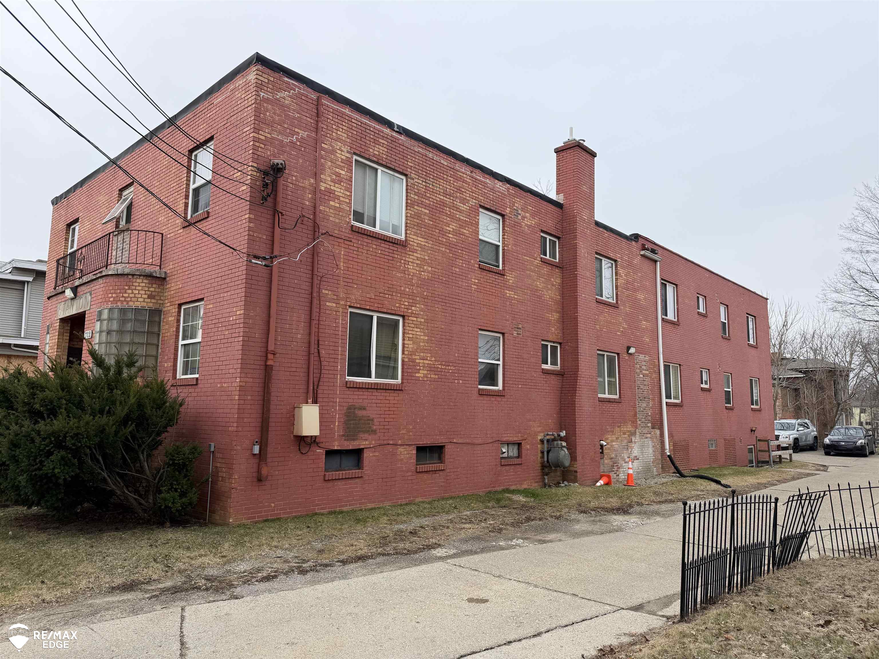 712 S Grand Traverse Street