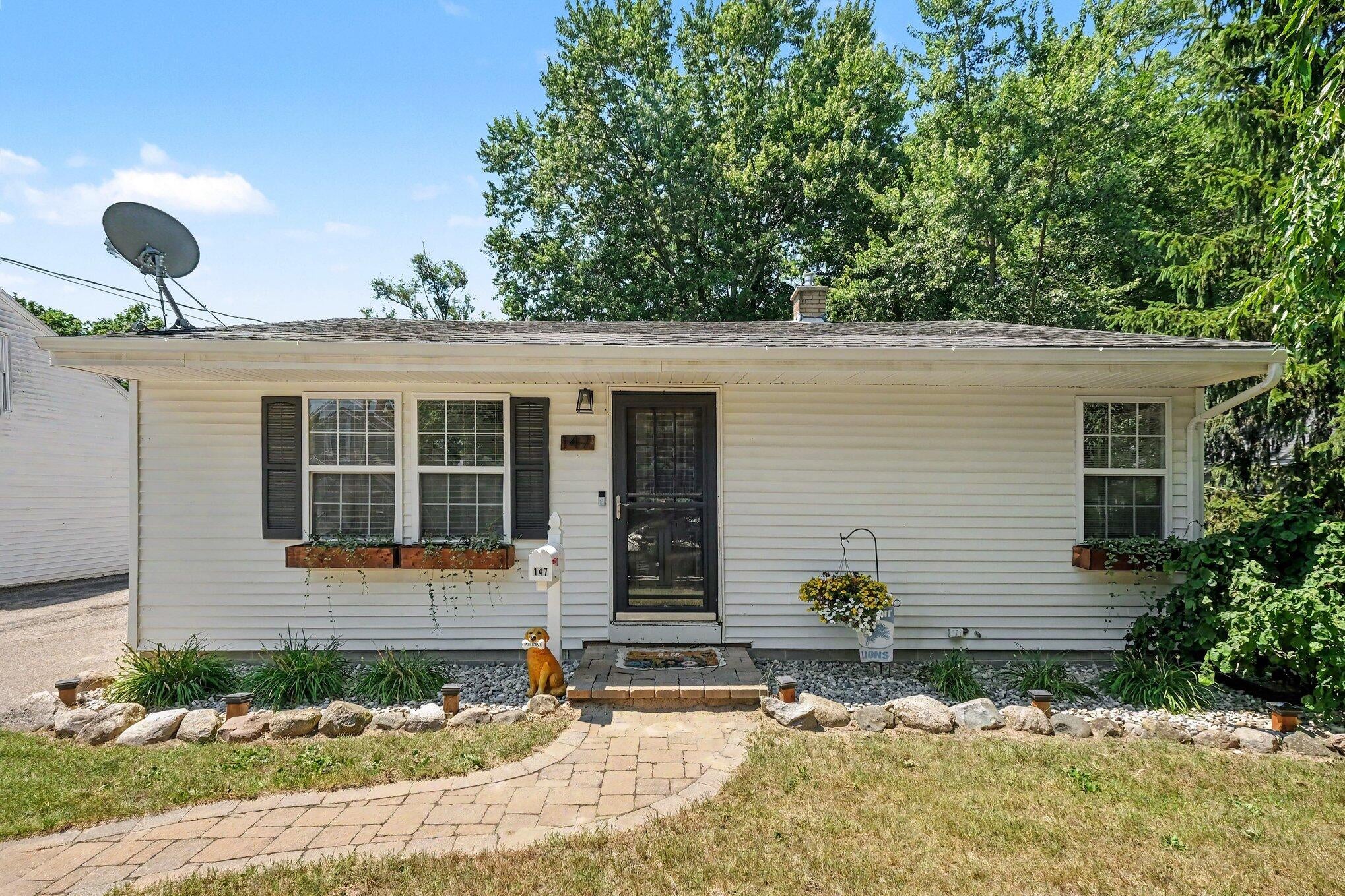 147 Cherry Street NW