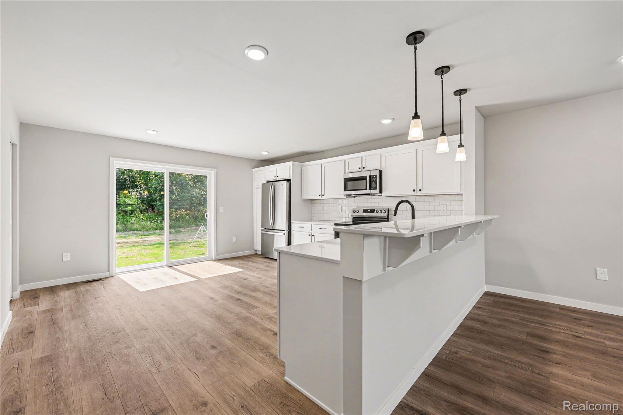 749 Lone Oak Way