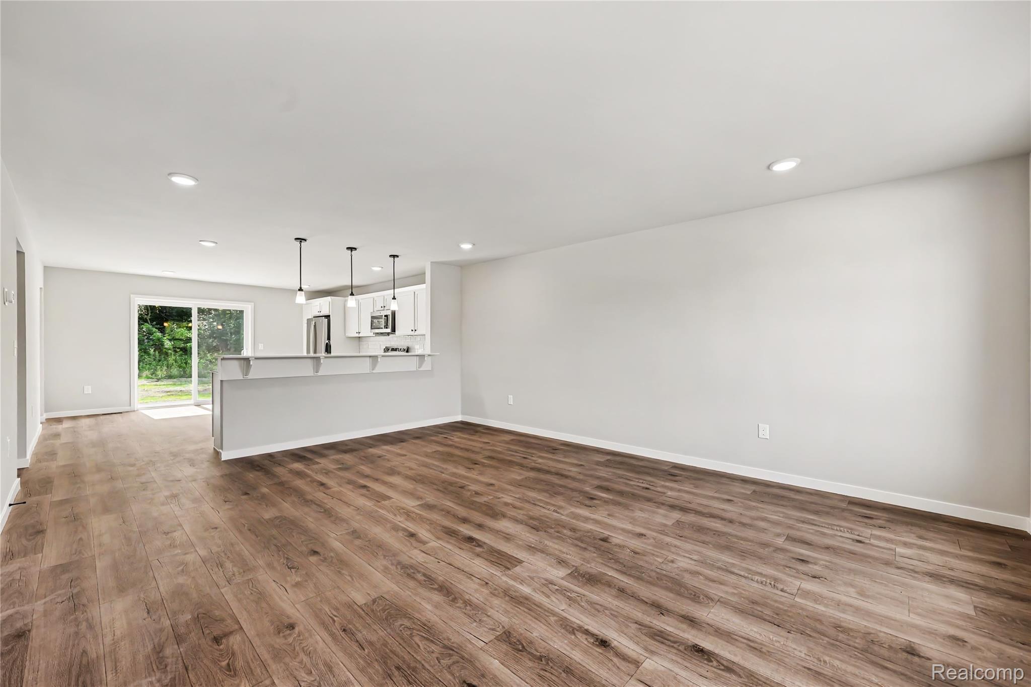 749 Lone Oak Way