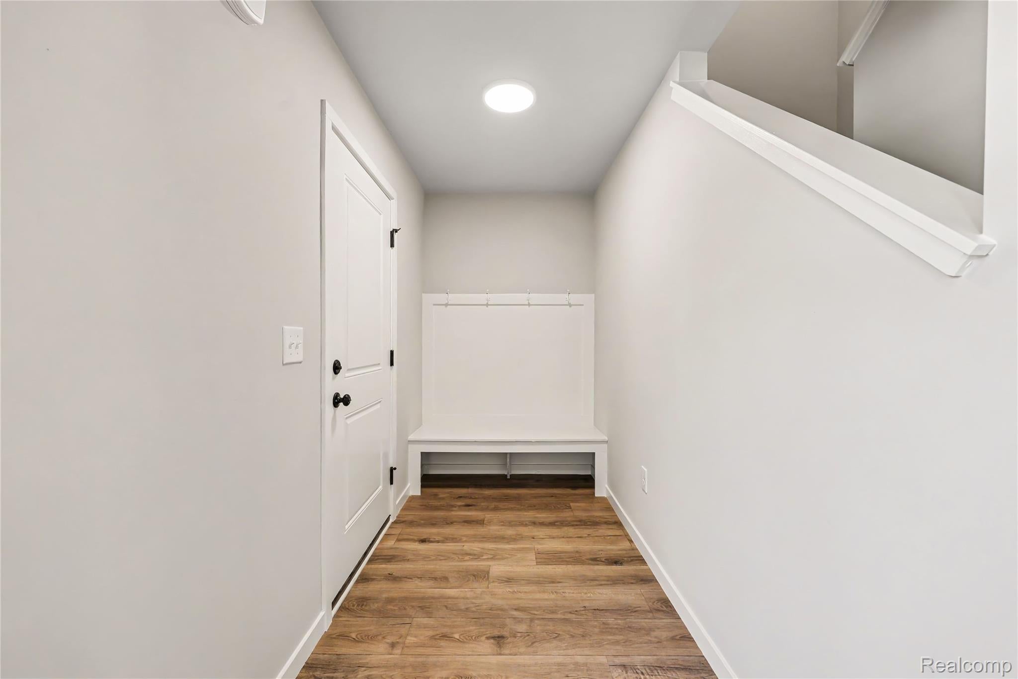 749 Lone Oak Way