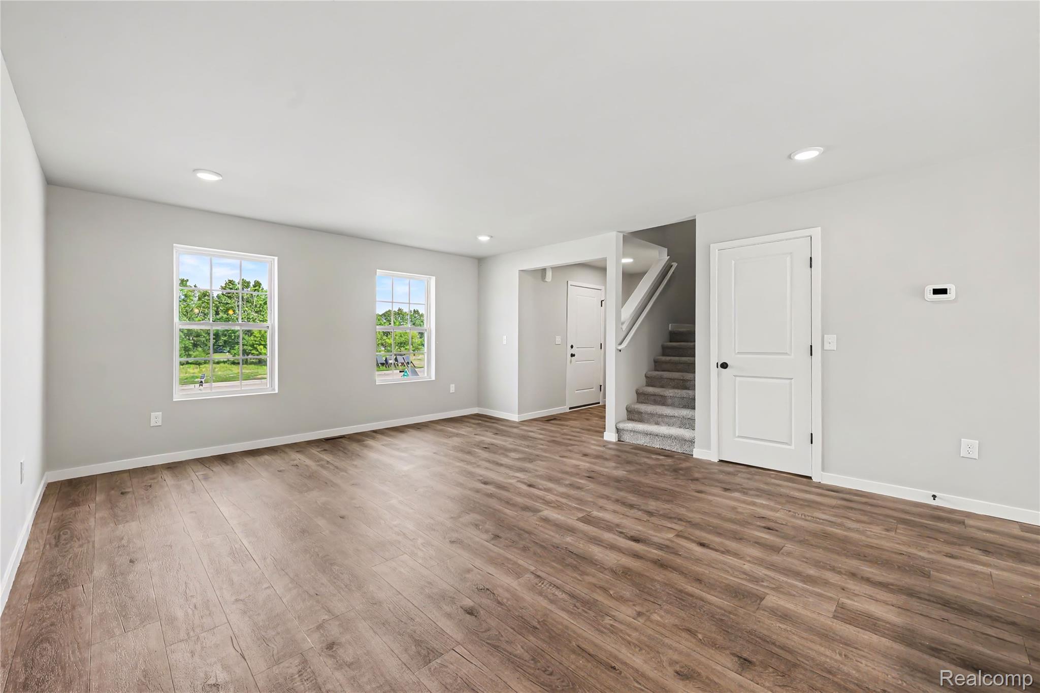 749 Lone Oak Way