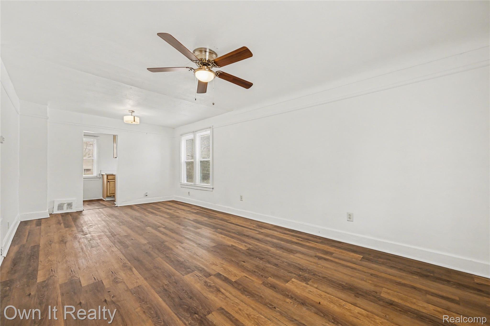 6065 Plainview Avenue