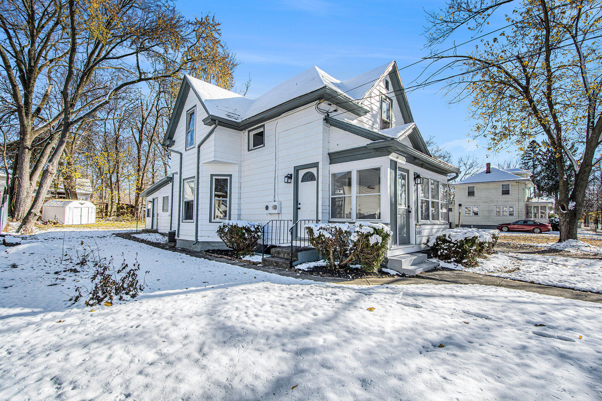 1505 Carl Breeding Way