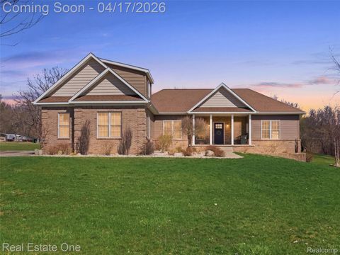 Photo of 2385 S Sashabaw Road, Brandon Charter Township, MI 48462 (MLS # 20261025246)